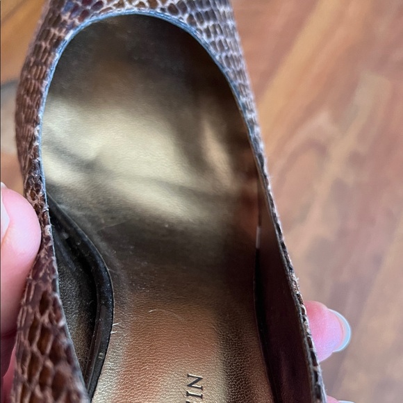 Like new Anne Klein Brown Snake Pattern Heels - Picture 8 of 16